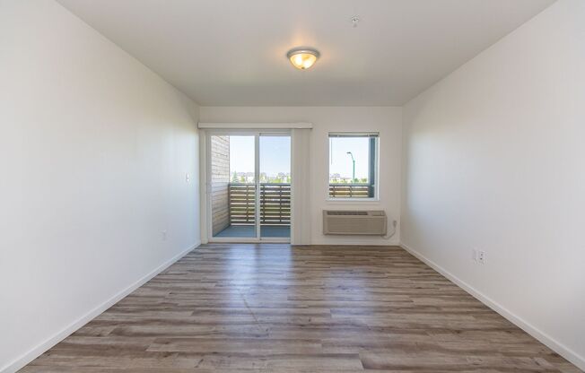 2 beds, 2 baths, 952 sqft, $1,695, Unit 106-302