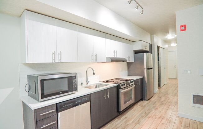 1 bed, 1 bath, 595 sqft, $1,850, Unit 102