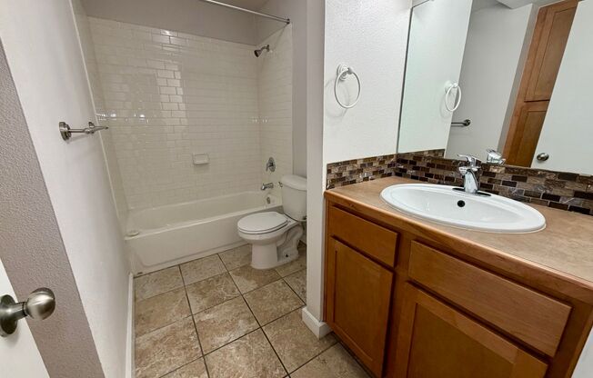 2 beds, 1 bath, 900 sqft, $1,145, Unit LAW13-106