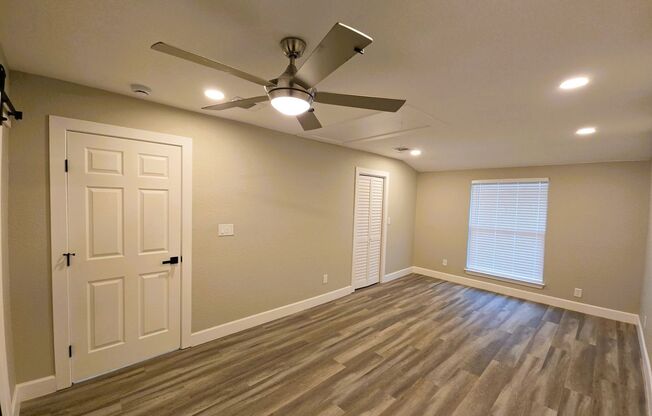 9121 Lazydale Ln **Ask about our NO SECURITY DEPOSIT option!**