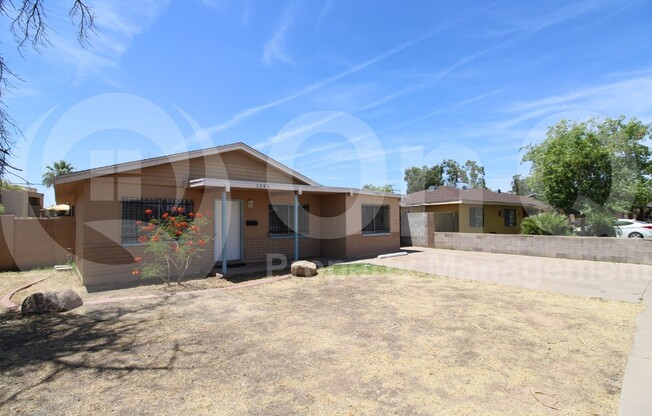 1346 N 41 AVE