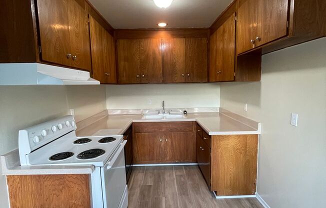 1 bed, 1 bath, 700 sqft, $2,095, Unit 19 Move In Special !!! $499.99 Sec. Deposit O.A.C !!!! visit us today or call 562-810-3201