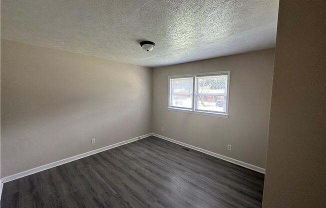 2 beds, 1 bath, $825