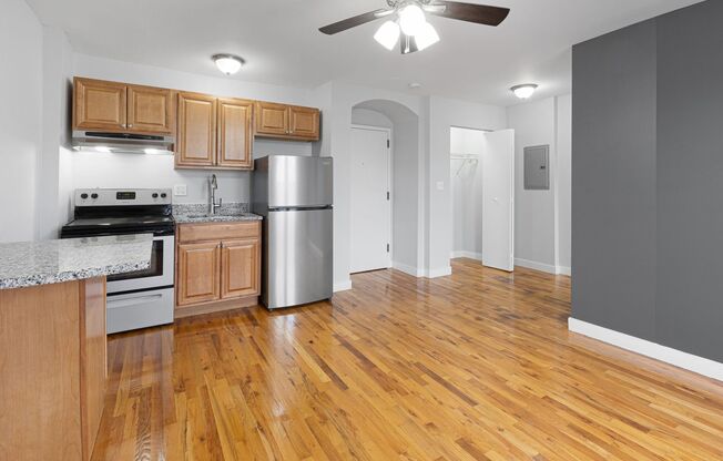 Studio, 1 bath, 250 sqft, $1,275, Unit 7450-54