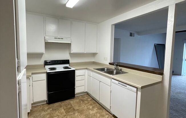 2 beds, 1 bath, $2,450, Unit # 1901