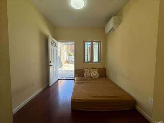 3 beds, 2 baths, $3,000