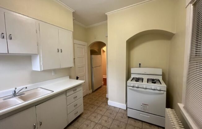 1 bed, 1 bath, 400 sqft, $700, Unit Unit 1 Lower