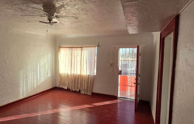 2 beds, 1 bath, 1,068 sqft, $1,150, Unit House