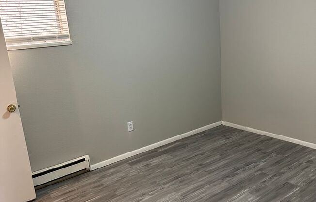 1 bed, 1 bath, $895, Unit 18