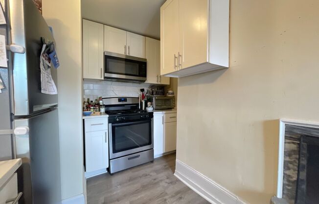 3 beds, 2 baths, 1,400 sqft, $3,200, Unit 3F