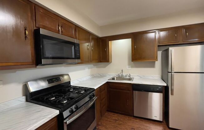 1 bed, 1 bath, 800 sqft, $1,695, Unit 539-5