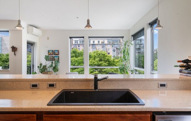 2 beds, 2 baths, $2,495, Unit UNIT # 302
