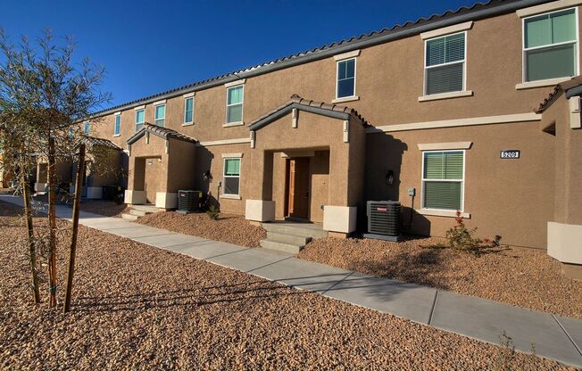 Newer Townhome - 3 Bedrooms + 2 Car Garage - E Craig & Nellis