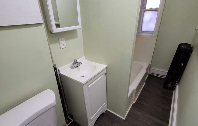 Studio, 1 bath, $900, Unit 1297-16 Elm