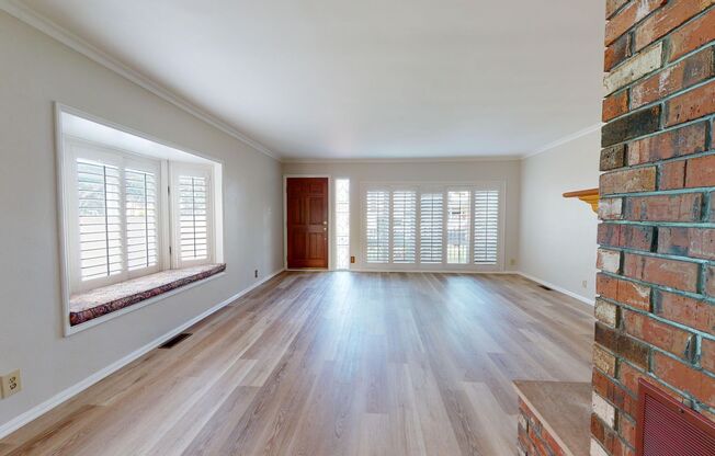 2 Bed, Plus Bonus Room, 2 Bath Coronado Cottage Available for Long Term Lease! Utilities Included!