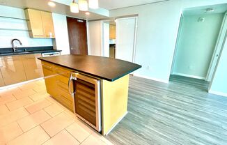2 beds, 2 baths, $4,100