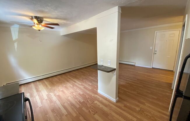 1 bed, 1 bath, 750 sqft, $1,095, Unit 1005-63