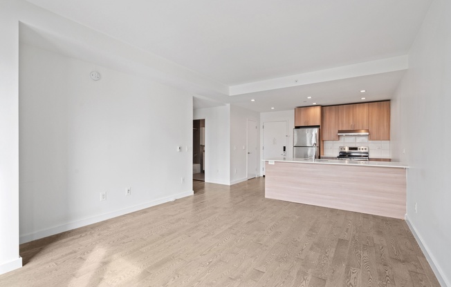 1 bed, 1 bath, $4,200, Unit 417