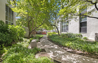 204 HUNTINGTON ST