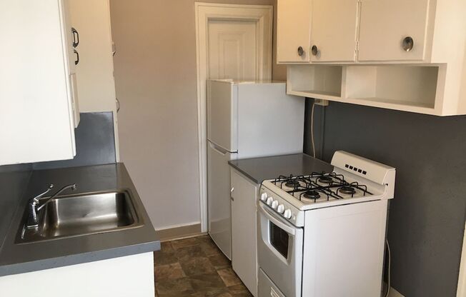 Studio, 1 bath, 369 sqft, $999, Unit 6B