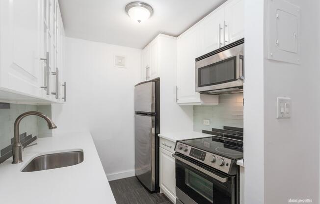 800 CORTELYOU RD