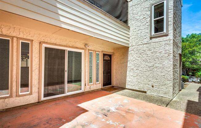 4 OAKBROOK DR