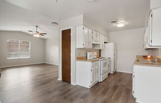 2 beds, 1.5 baths, $1,300, Unit 3224