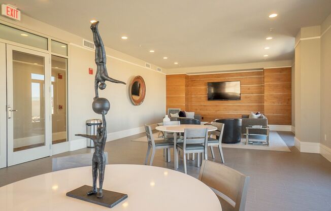 2 beds, 1 bath, $4,350, Unit 509