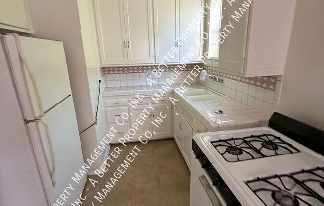 4541 E CARSON