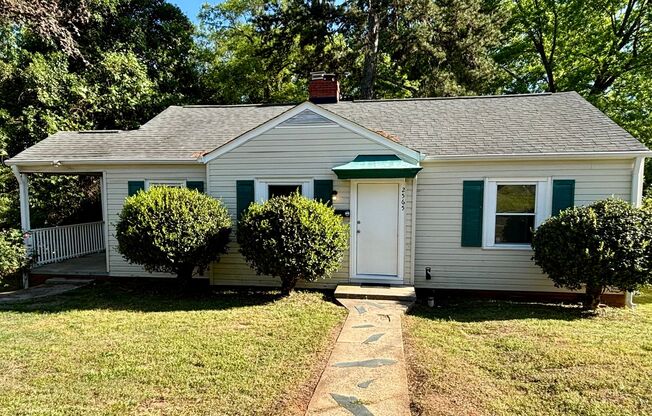 Charming 3-Bedroom Home Near South End – Quiet Street & Great Location!