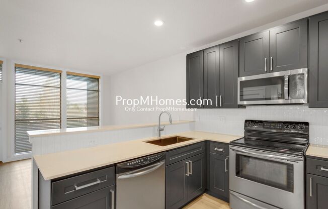Updated One Bedroom Condo in Downtown Gresham - Like Brand New!