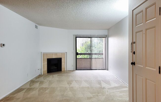 2 Bedroom/ 2 Bath Condo In The Heart of Glendale!