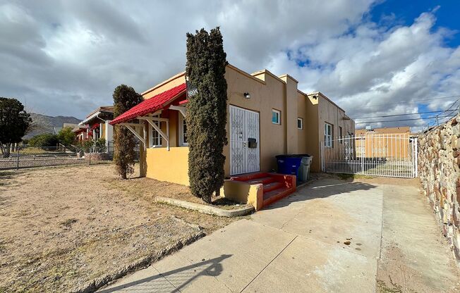 Central El Paso 3 bed with bonus office and storage!