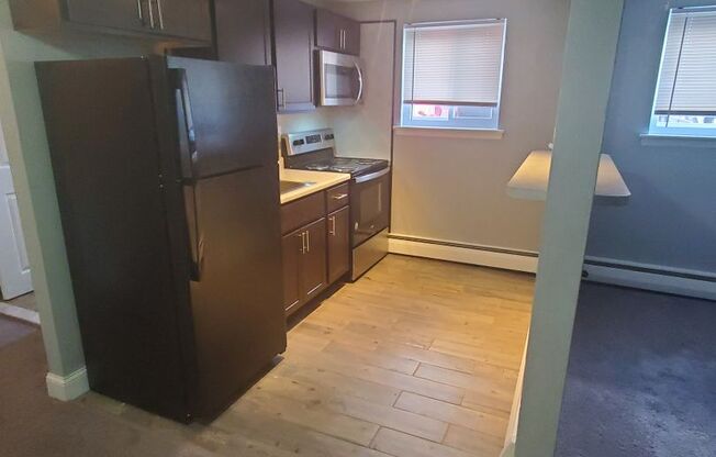 1 bed, 1 bath, 550 sqft, $1,295, Unit C04