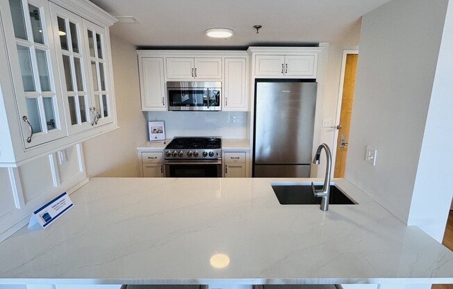 1 bed, 1 bath, 573 sqft, $2,700, Unit 910
