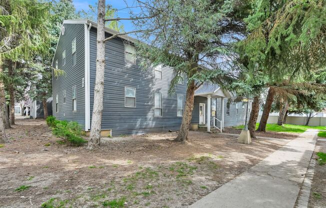 2 beds, 1 bath, 900 sqft, $1,200, Unit P-2