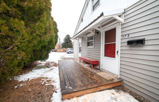 170 172 NE JUNIPER ST