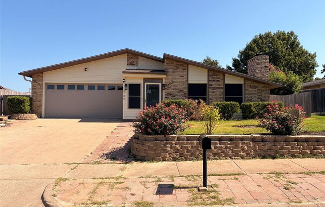 3709 Pinewood Street, Bedford, Texas 76021