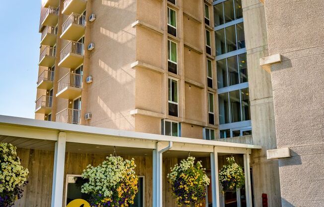 1 bed, 1 bath, 642 sqft, $1,150