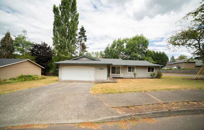 Three Bedroom Ranch in Can't Beat West Linn Location