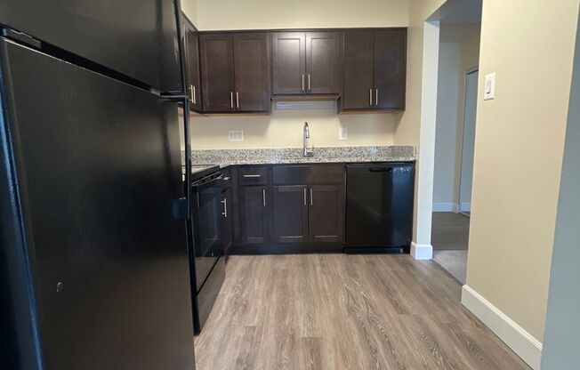 2 beds, 2 baths, 1,000 sqft, $1,950, Unit 14209 #204