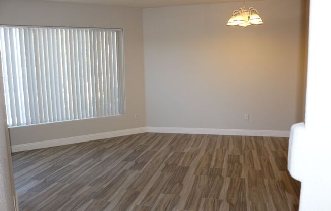 2 beds, 2 baths, $1,495, Unit Bldg. 7 -Clark County-