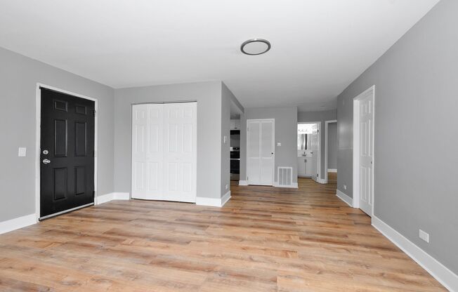 3 beds, 1 bath, 1,100 sqft, $1,860, Unit 3131-103