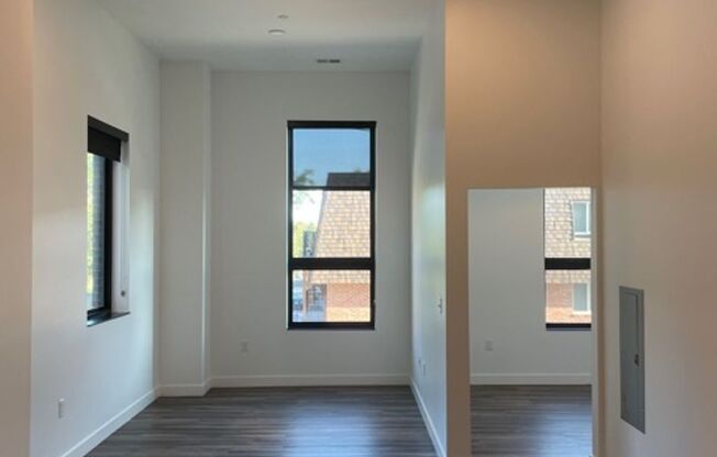 1 bed, 1 bath, 648 sqft, $1,400, Unit 105