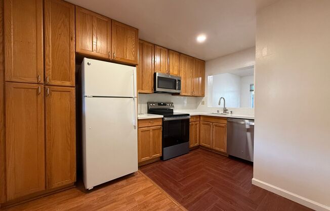 Strawberry Park 4 Bedroom 2.5 Bath Townhome with Cupertino Schools!