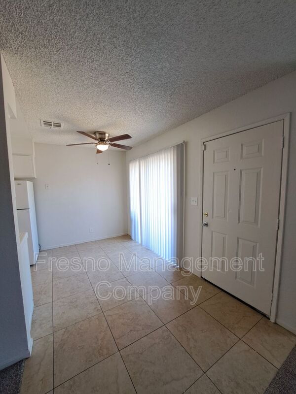 3037 W PONTIAC WAY