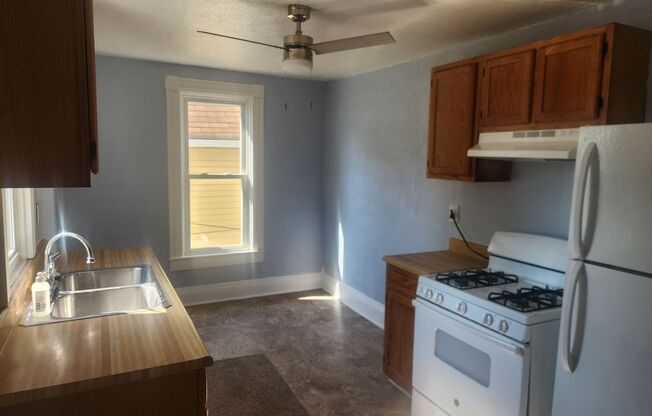 2 beds, 1 bath, 1,061 sqft, $950, Unit 506