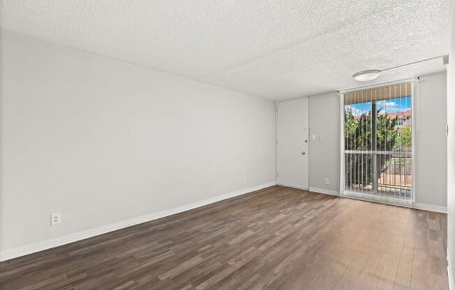 1 bed, 1 bath, 535 sqft, $800, Unit 27