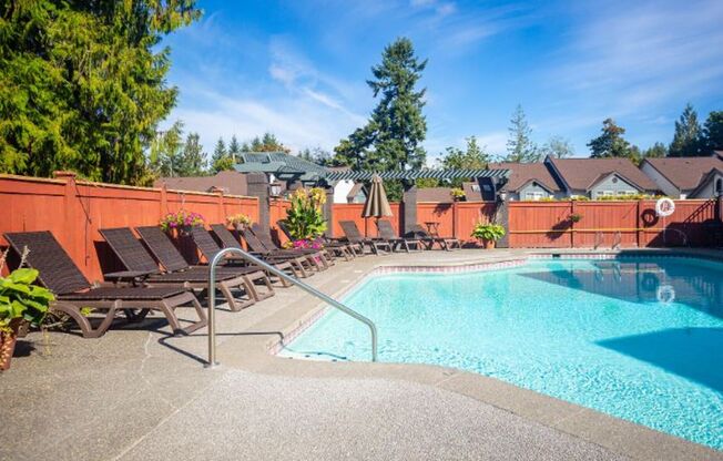 2 beds, 1 bath, 915 sqft, $1,645, Unit 912