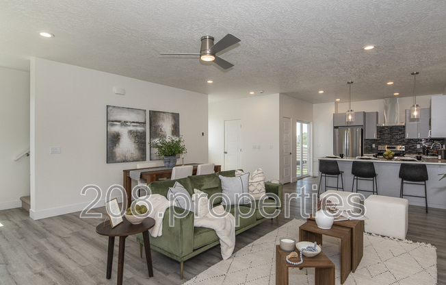 486 E VIOLETS CV LN